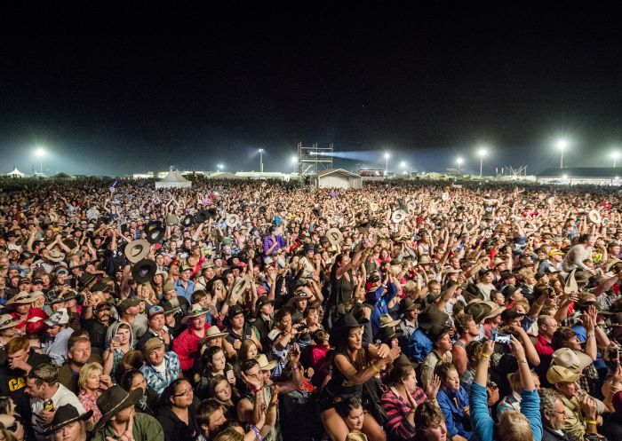 Deni Ute Muster 2013, Deniliquin Crowd enjoying the concert at Deni Ute Muster 2013, Deniliquin