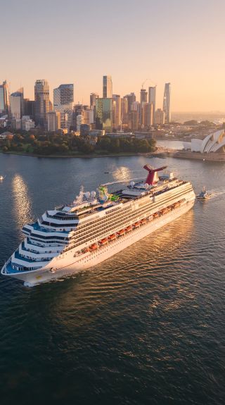 Cruise Ship, Sydney Harbour